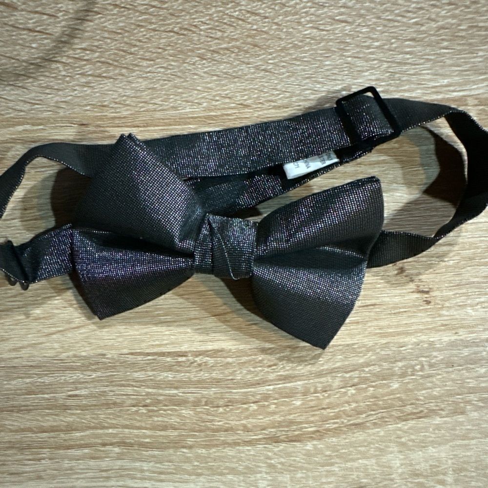 Men's Silver Color Adjustable Pre-Tied Bow Tie - Picture 2 of 4